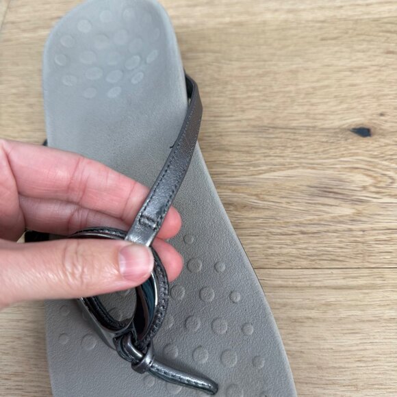 Vionic Rest Karina Backstrap Thong Sandal Size 10 Pewter Silver Supportive Comfy - Picture 6 of 13